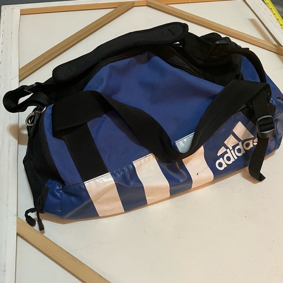 Adidas bag - Picture 1 of 7